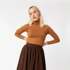 Jak wybrać idealny outfit na wigilię klasową? Proste porady i modne inspiracje