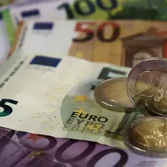 Euro banknoty i monety. W Chorwacji obowiązuje euro, więc te pieniądze są tam używane.