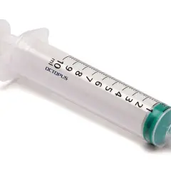 Une seringue graduée de 10 ml, marque OCTOPUS, prête à contenir de la colle en seringue pour un usage précis.