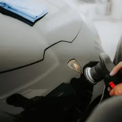 Jak przygotować auto do woskowania, aby uniknąć błędów i uzyskać idealny efekt