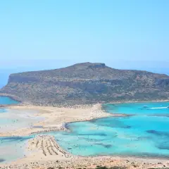 Playa de Balos, Creta que ver. Aguas turquesas, arena blanca y una isla imponente. Un paraíso para disfrutar.