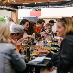 Gdzie zjeść w Berlinie? Odkryj najlepsze lokale i kuchnie