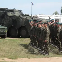 Służba wojskowa po studiach: co musisz wiedzieć o obowiązkach i opcjach