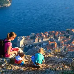 Co zabrać na wakacje do Chorwacji z dziećmi, aby uniknąć stresu