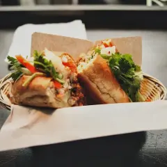 Gdzie zjeść w Berlinie? Najlepsze restauracje i ukryte skarby