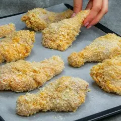 Udka jak z KFC z piekarnika – idealny przepis na chrupiące danie