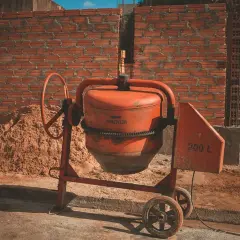 Ile zasypów betoniarki na 1m³? Oblicz i zrób beton jak PRO!