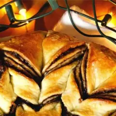 Prosty przepis na ciasto drożdżowe gwiazda z nutellą, które zachwyca
