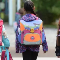Ile powinien ważyć plecak szkolny? Zalecenia GIS i zdrowie dziecka