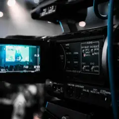 Jakie filmy kręcą w Łodzi? Odkryj najnowsze produkcje filmowe