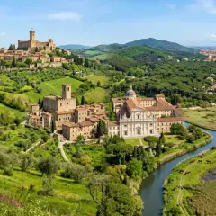 Panoramica di borghi medievali, un fiume e la costa con spiagge e porti. Un luogo ideale per scoprire le cose da fare a Pisa e dintorni.