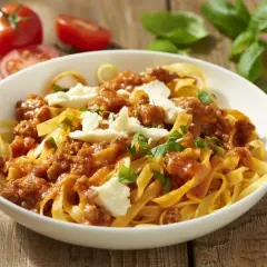 Spaghetti tagliatelle: odkryj różnice i idealne sosy do makaronu