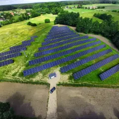 Czynniki lokalizacji farm PV: Wybierz optymalny grunt w Polsce
