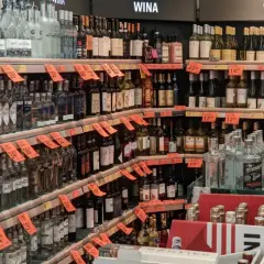 Gdzie kupić wódkę BUH? Sprawdź najlepsze sklepy i oferty