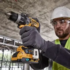 Wiertarka Dewalt czy Makita – która lepiej spełni Twoje oczekiwania?