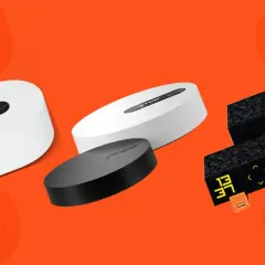 Découvrez c'est quoi la fibre Free avec ces boîtiers Freebox et un décodeur TV.