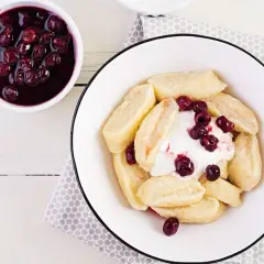 Twaróg na obiad? Szybkie i pyszne przepisy na słodko i słono!