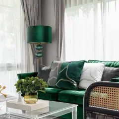 Jak dobrać poduszki do zielonej kanapy? Inspiracje i porady