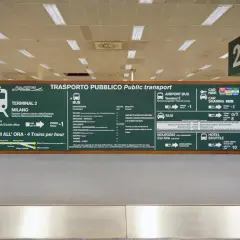 Informacje o transporcie publicznym na mediolan lotniska: pociągi, autobusy, taksówki, car sharing, hotel shuttle.