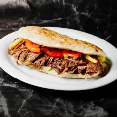 Ile kalorii ma kebab w bułce? Zaskakujące fakty o kaloryczności