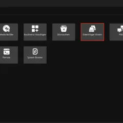 MiniTool ShadowMaker: Datenträger klonen für Windows 10. Hier werden verschiedene Werkzeuge wie Media Builder, Bootmenü hinzufügen, Dismounten, Datenträger klonen, PXE, Remote und System Booster angezeigt.