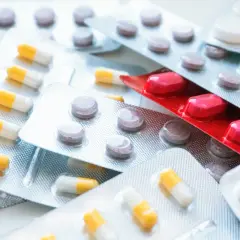 Lek z zagranicy? Import docelowy krok po kroku i refundacja