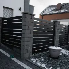 Ogrodzenie bez formalności? Poznaj przepisy i uniknij kar!