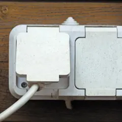 Jakie kary grożą za użyczenie prądu bez zgody dostawcy energii?