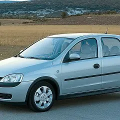 Opel Corsa C 1.0: Ile litrów baku? Zasięg, spalanie, rezerwa