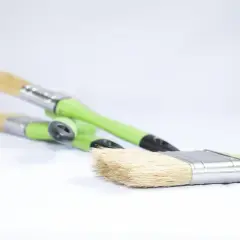 Rzeźba z recyklingu: Zmień odpady w sztukę! Poradnik DIY