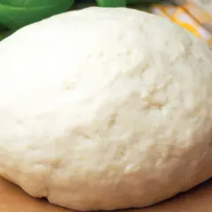 Pizza w 30 min? Szybkie rozmrażanie ciasta na pizzę bez wpadek