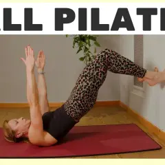 Pilates przy ścianie: Czy naprawdę działa? Poznaj efekty i zacznij!