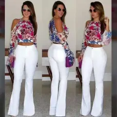 Domina el estilo: claves para lucir tus pantalones campana blancos con elegancia.