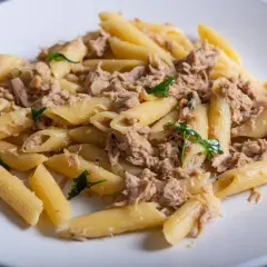 Szybkie i proste penne z tuńczykiem – idealny przepis na obiad