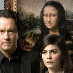 Tom Hanks i Audrey Tautou, główni aktorzy z filmu Kod da Vinci, pozują przed obrazem Mona Lisa.
