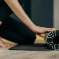 Trening na czczo czy po śniadaniu? Co lepsze dla Twoich celów?