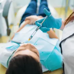 Ile schodzi znieczulenie od dentysty? Czas trwania i co musisz wiedzieć