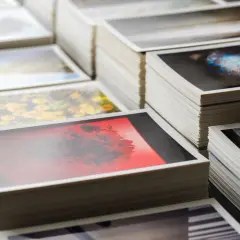 Na jakim papierze drukować plakaty, aby uzyskać najlepszy efekt?