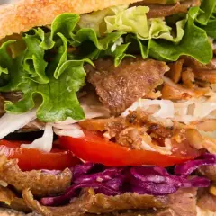 Domowy Kebab: Przepis Jak z Budki - Mięso, Sosy i Składanie