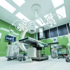 Sala operatoria sterile, pronta per un intervento. Speriamo non ci sia bisogno di denunciare un ospedale per negligenza.