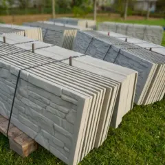 Nowoczesne ogrodzenia betonowe z prefabrykatów - solidna inwestycja na lata