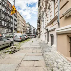 Mieszkanie w oficynie: wady, zalety, inwestycja. Czy to dla Ciebie?