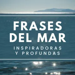 Frases del mar inspiradoras y profundas. El sol brilla sobre el océano azul, reflejando la calma y la inmensidad.