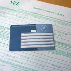 Wniosek o EKUZ i karta ubezpieczenia zdrowotnego. Planujesz podróż do Czech? Pamiętaj o ubezpieczeniu turystycznym.
