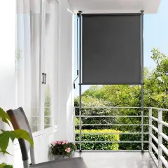 Balkon w bloku: Jak osłonić? Poradnik, ceny i zgody na montaż
