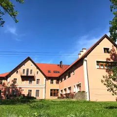 Dom Seniora Pod Dębami Wrząsowice: Co musisz wiedzieć przed wyborem?