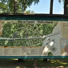 Mapa historycznego Wilczego Szańca, gdzie jest to dawne centrum dowodzenia III Rzeszy na Mazurach.
