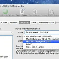 MacBook zeigt ein Fenster zur Formatierung eines USB-Sticks. Das MS-DOS-Dateisystem (FAT) ist ausgewählt.