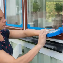 Czym pomalować drewniane okna na zewnątrz: 7 sprawdzonych metod