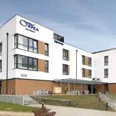 Rezydencja Dąbrówka Czeremchowa 40F: Odkryj Idealny Dom Opieki